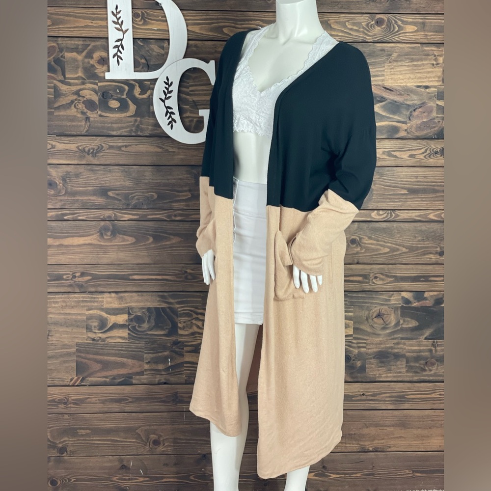 Bobeau | Colorblock Knitted Long Duster Cardigan Black Tan Plush Sweater - Picture 3 of 11